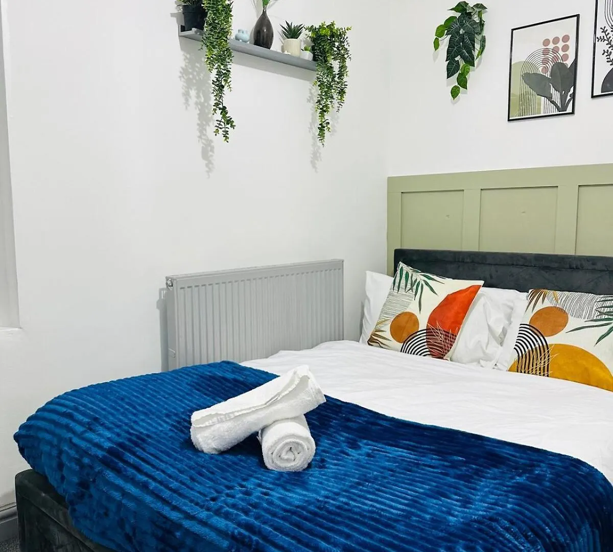 Holiday home 4 Bed House With Garden And Hot Tub - Near City Centre Cardiff United Kingdom