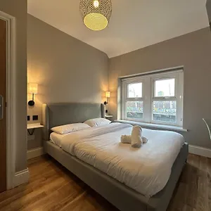 The Riverhouse Bed and breakfast
