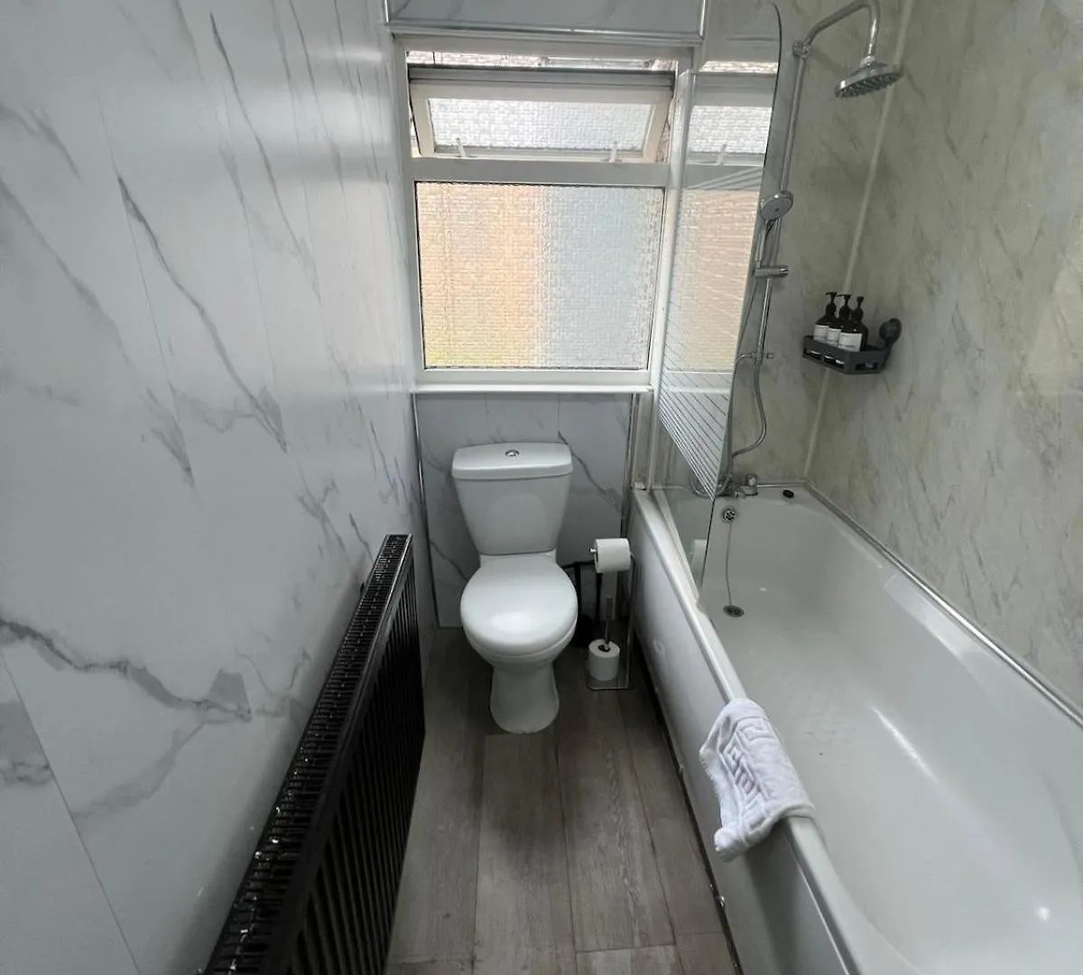 Semesterbostad 4 Bed House With Garden And Hot Tub - Near City Centre Cardiff