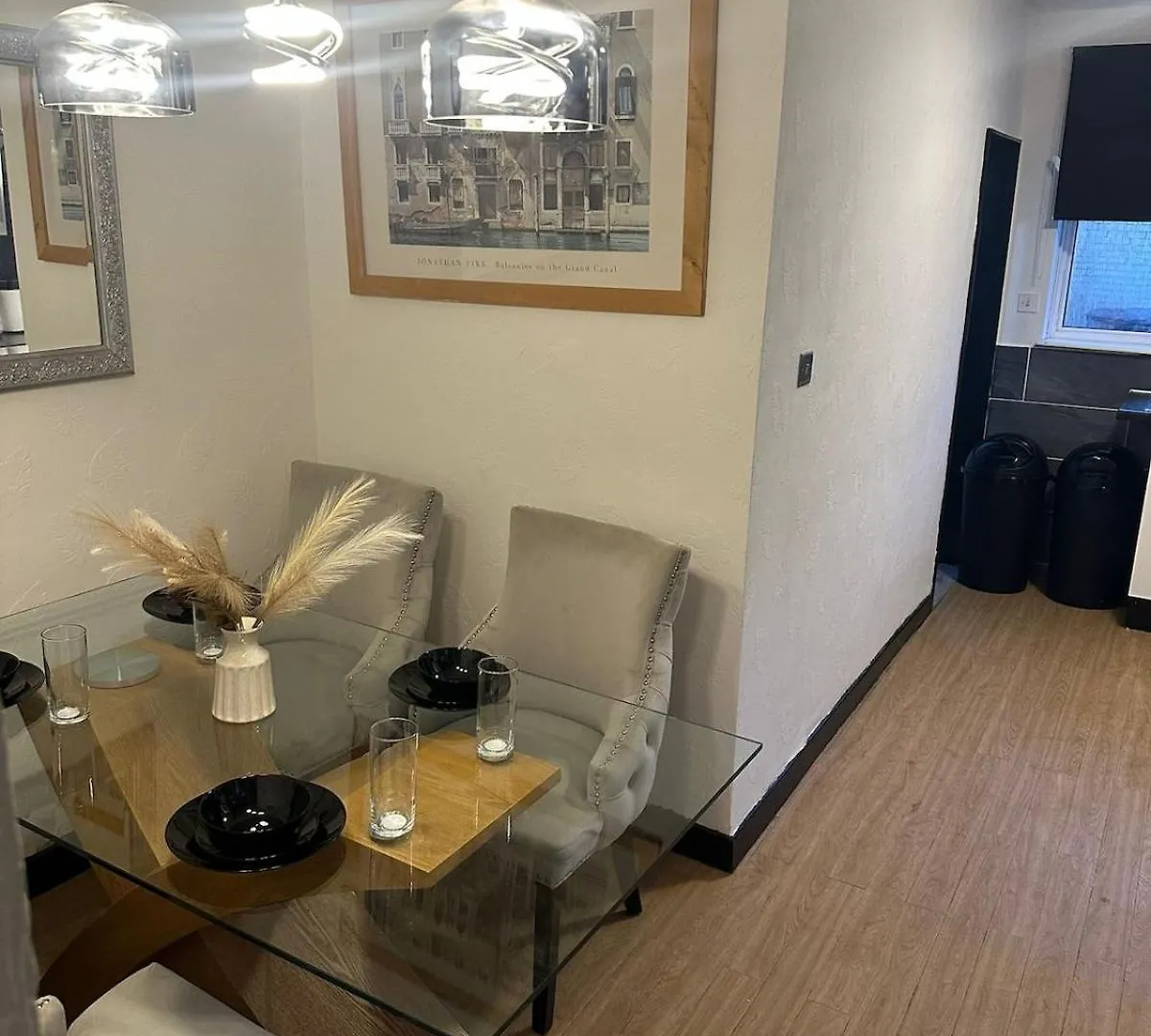 Semesterbostad 4 Bed House With Garden And Hot Tub - Near City Centre Cardiff