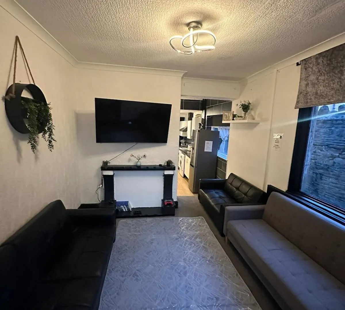4 Bed House With Garden And Hot Tub - Near City Centre Cardiff 0*,  Storbritannien